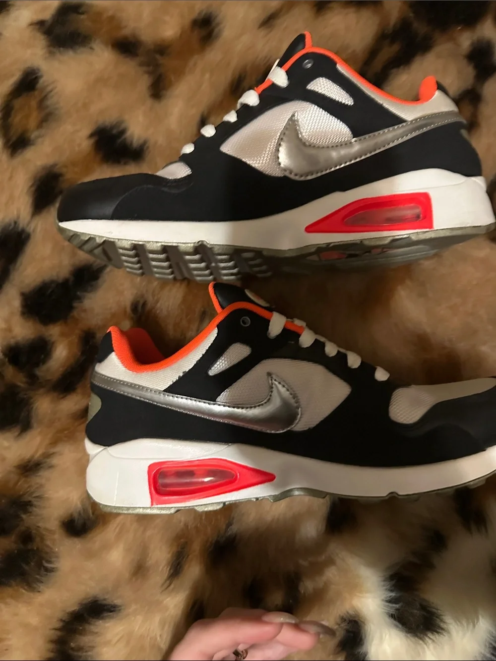 Nike Air Max Coliseum Racer Total Crimson Sneakers Women’s 9